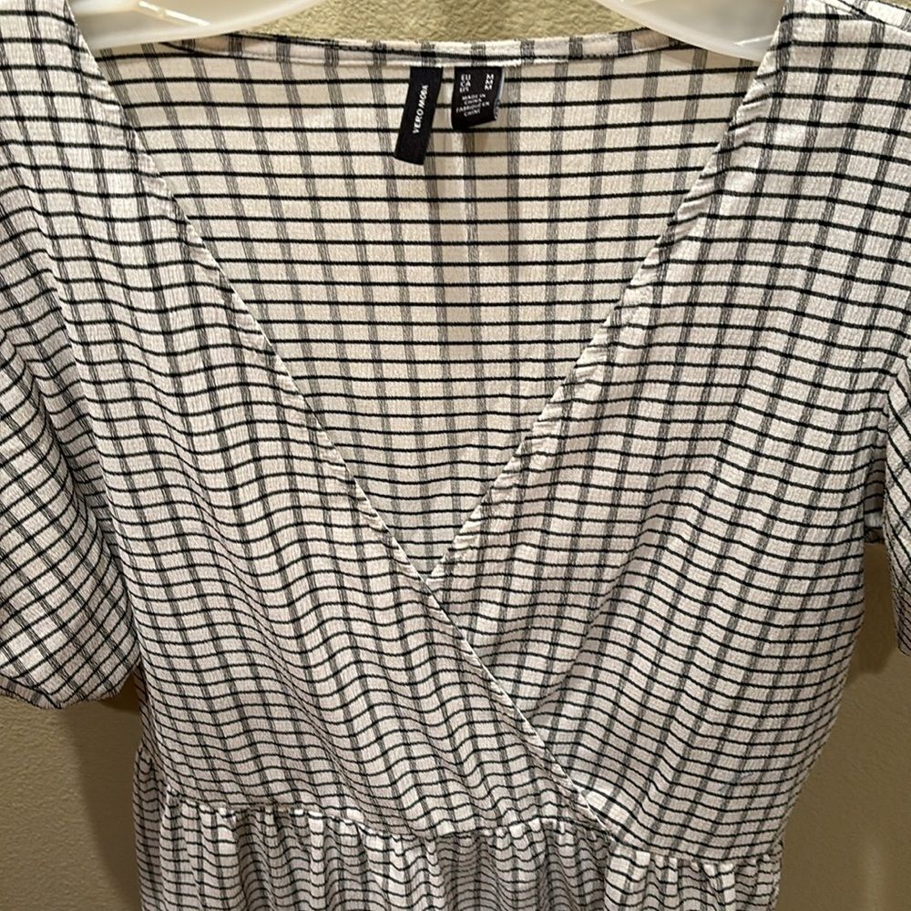Vero Moda woman's black and white striped dress - Picture 3 of 8